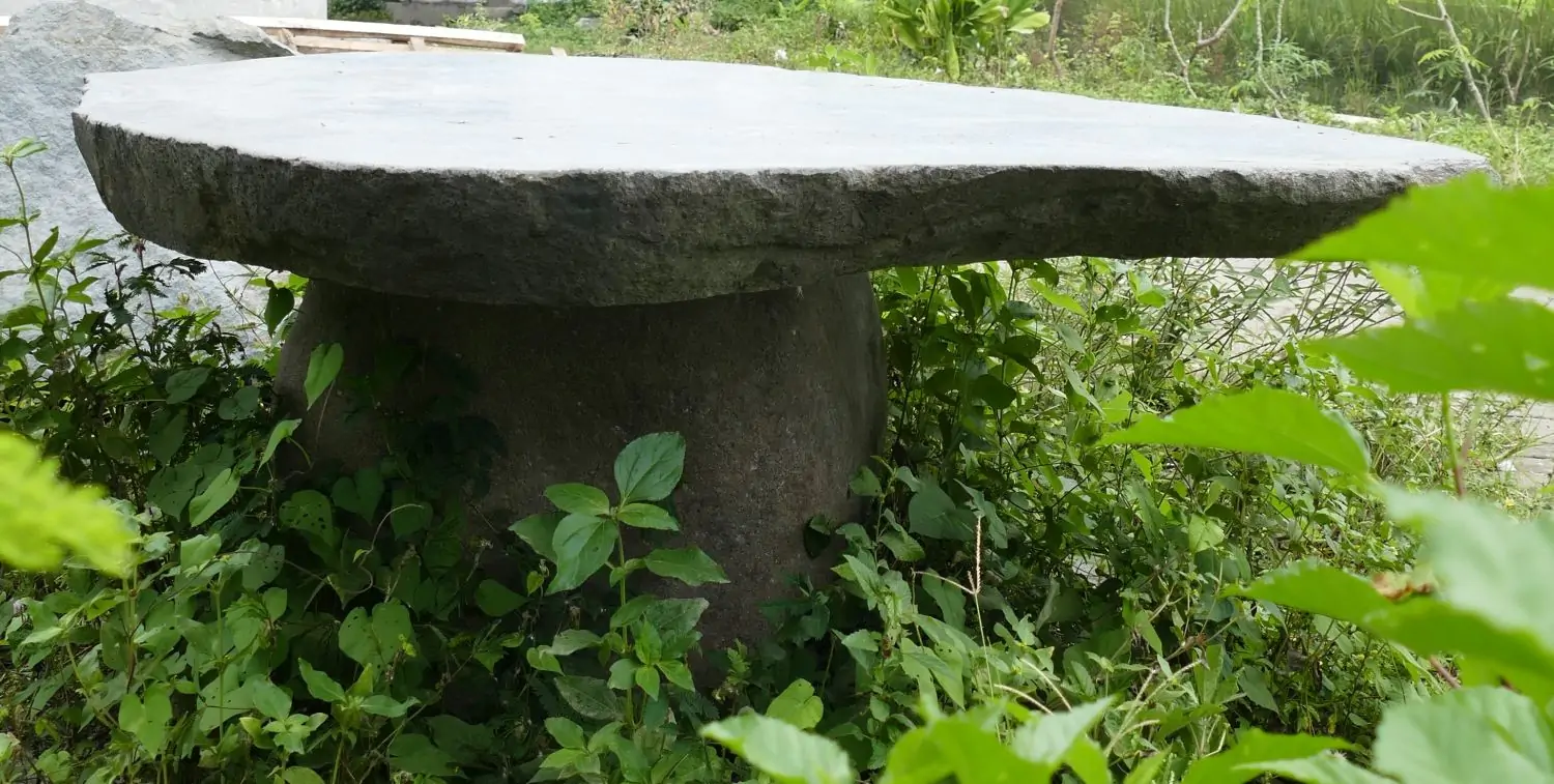  Product image 3 of the product “Natural stone table about 160x105x70 made from riverstone. ”